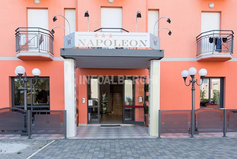 Hotel Napoleon San Mauro Mare Екстер'єр фото
