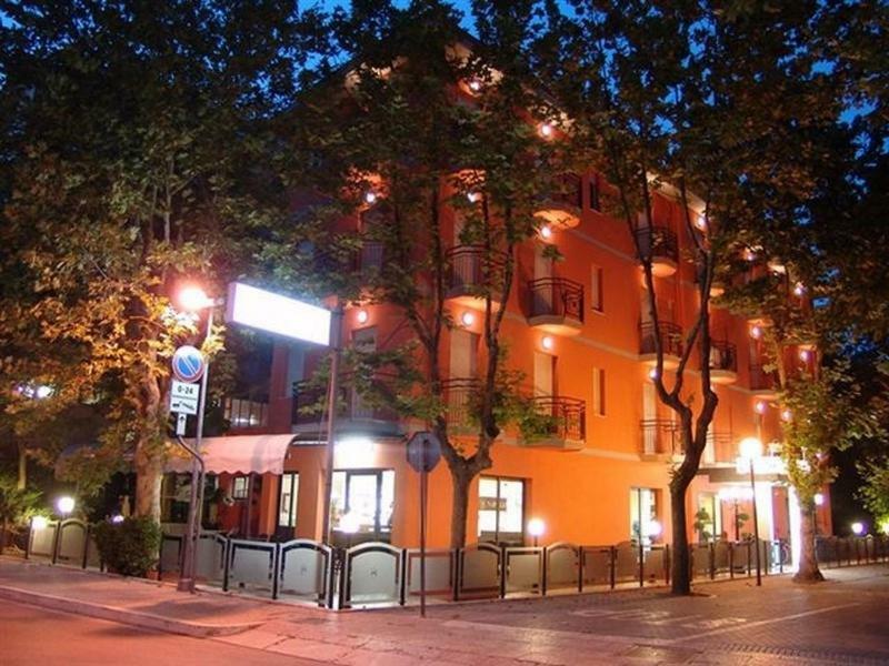Hotel Napoleon San Mauro Mare Екстер'єр фото